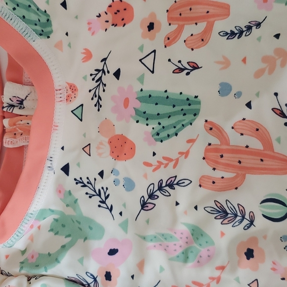 Adorable Rufflebutts Rashguard - Picture 3 of 10